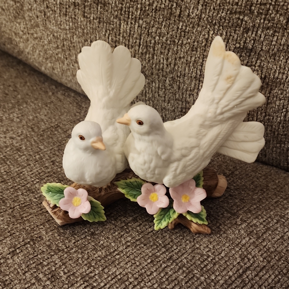 Home Interiors White Doves with Pink Floral Accents